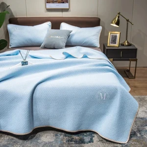 New Cool Silk Summer Quilt Machine Washable Single and Double Student Dormitory Summer Quilt Ice Silk Air Conditioning