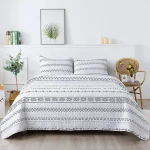 Quilted 3-piece pillowcase and quilt for household use