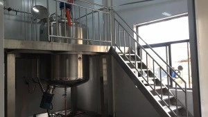 Stainless steel homogeneous emulsion mixing tank with homogenizing blender