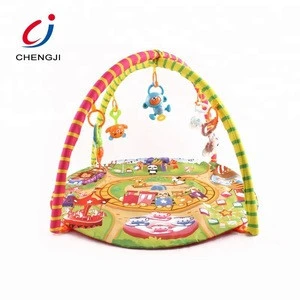 Wholesale custom soft gym blanket baby play mat with hanging rattle toy