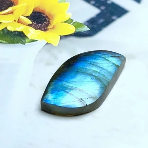 Wholesale natural labradorite crystal polished rock leaf pendant
