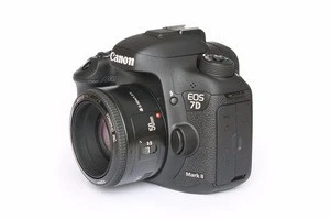 YONGNUO YN50mm f1.8 YN EF 50mm f/1.8 AF Lens YN50 Aperture Auto Focus for Canon EOS DSLR Cameras + Hood + Bag + Lens Cloth
