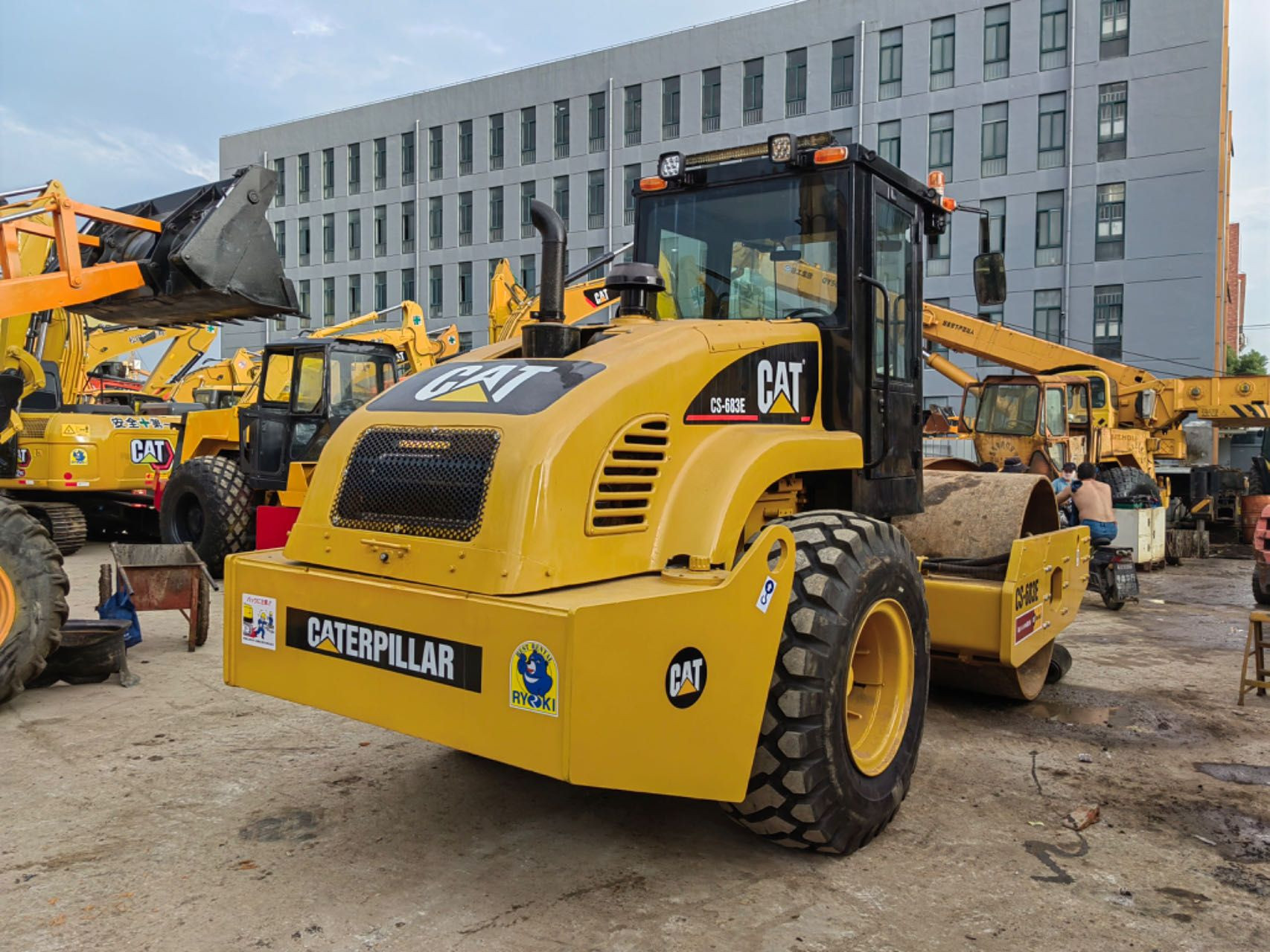 Used Caterpillar CS683E Roller Road Rollers Cat Compactor Vibratory Smooth Drum Roller Construction Equipment CS 683 for Sale