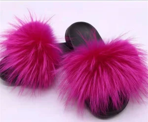 Factory wholesale hot sale fluffy artificial raccoon female fur slippers beach shoes outdoor fashion luxury fur slippers