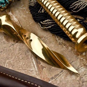 HANDMADESTAINLESS STEEL HUNTING KNIFE WITH FINE LEATHER SHEATH