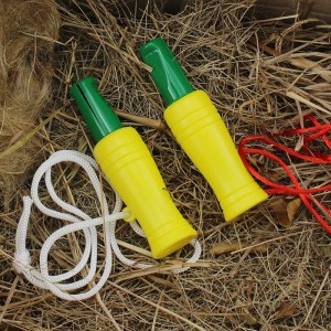 Outdoor solid color plastic hunting whistle wild duck geese call decoy