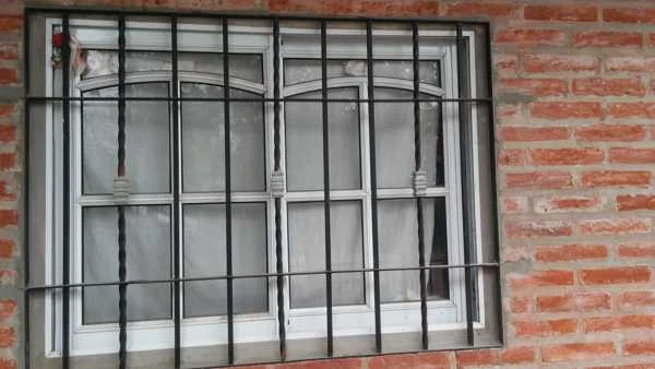 Popular Luxury Security Galvanized Steel Fixed Window Grill Design