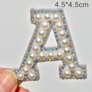 Q1426 Alphabet Pearl Rhinestone English Letter Sew on Patches Applique 3D Handmade Letters Beaded Diy Patch Cute Letter Patches