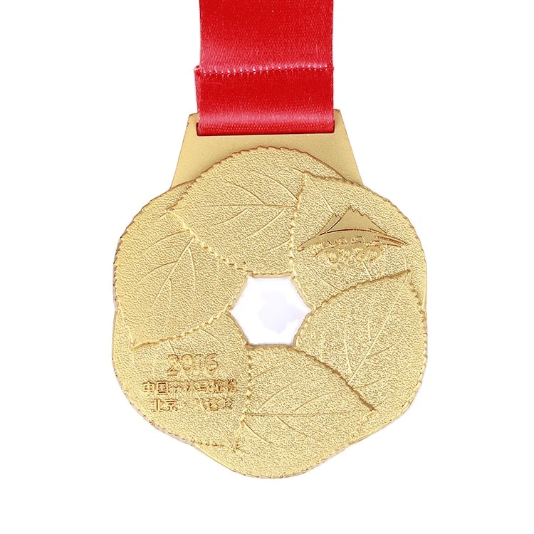 Souvenir Metal Sports Award Custom Medal Factory Wholesale Metal Golden Sports Medalions With Lanyard