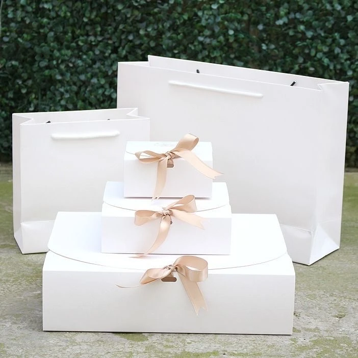 Wholesale Inventory Paper Gift Box with Ribbon Paper Packaging Black Card Kraft Card Box