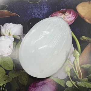 Wholesale Natural Crystal Healing Stone Spiritual Cleasing White Selenite Egg of Folk Crafts