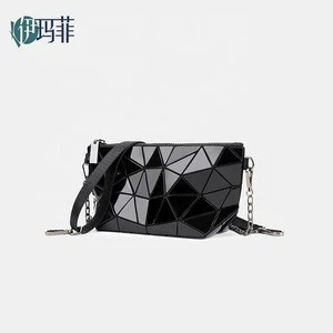 Wholesale trendy Women Messenger Shoulder Bag  Purse Geometric Luminous Chain Crossbody Bag Women