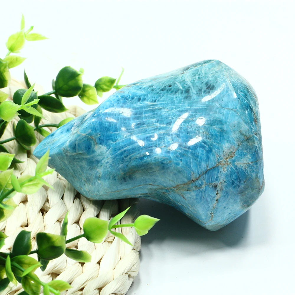 Whosale Natural High Quality Crystal Healing Stones Folk Crafts Blue Apatite Flame For Home Decor