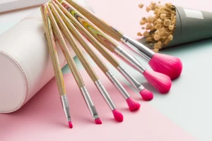 Colorful Wood Handle Synthetic Hair White Holder Makeup Brush Set