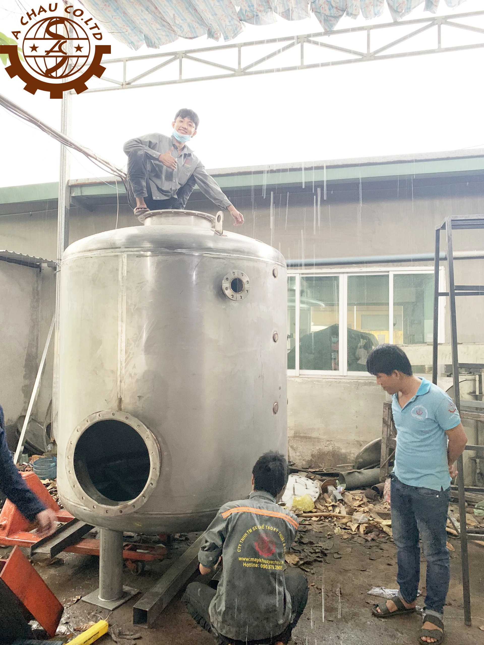 Competitive price for stainless steel wine tank / stainless steel storage tank for food / milk 10000 liters in Vietnam