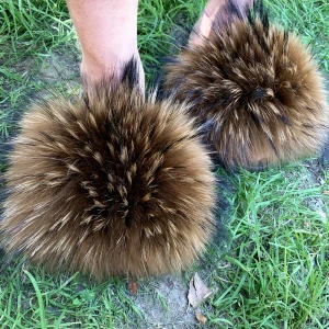 Factory selling custom fur slippers Womens fur slippers raccoon fur slippers