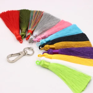 Hot sale simple fringed ladies bag keychain pendant for promotional gifts small gifts