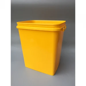 Hot Selling Manufactures 40L Square Plastic Buckets With Lids