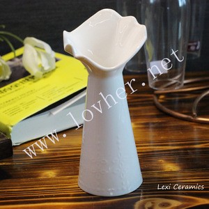 Modern wholesale ceramic embossed mini flower vase home decoration vase