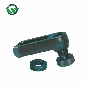 Mold clamp for injection machine