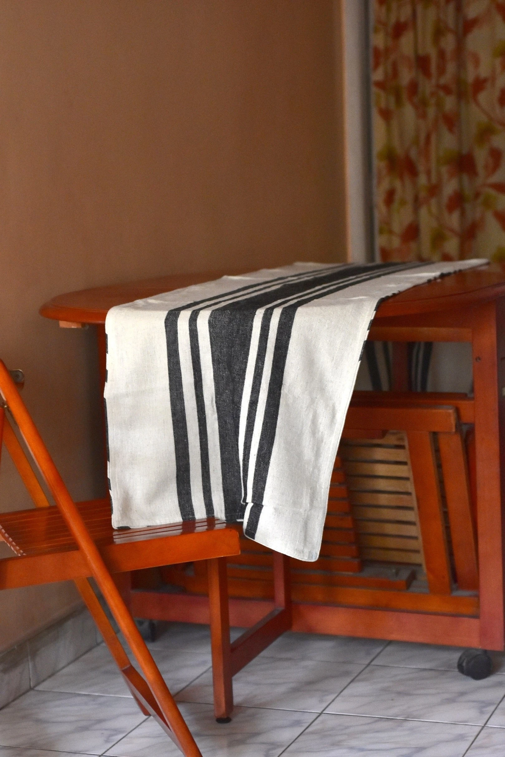 Natural colour &amp; black stripe Linen cotton blended table runner