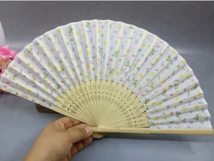 New Retro Style Exquisite Japanese Silk Plum Flower Folding Hand Fan Wedding Party Prom High End Crafts Women Folding Fans
