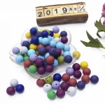 Wholesale 6mm 8mm 10mm 12mm multicolor round plastic acrylic beads and jewelry making