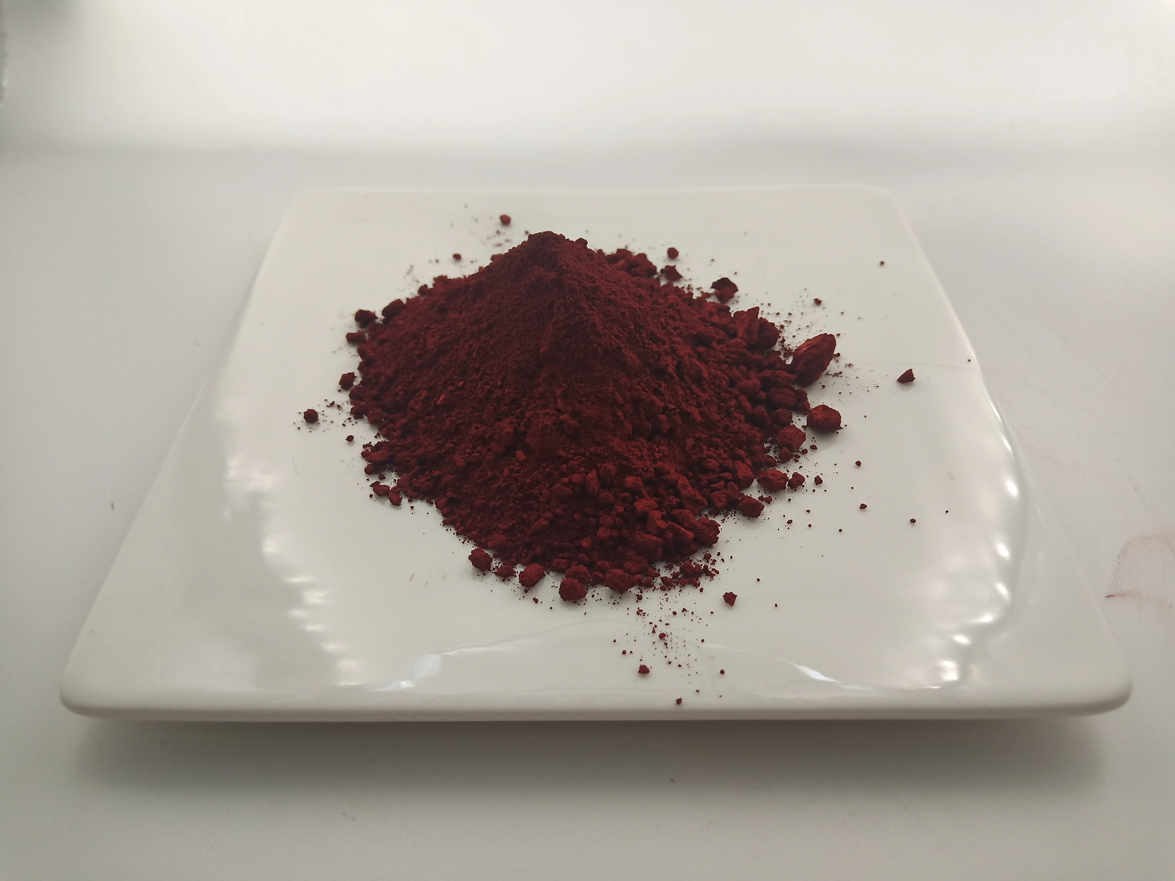 Wholesale man-made red iron oxide pigment 120 with 325 Mesh and Chemical Formula Fe2O3 for concrete