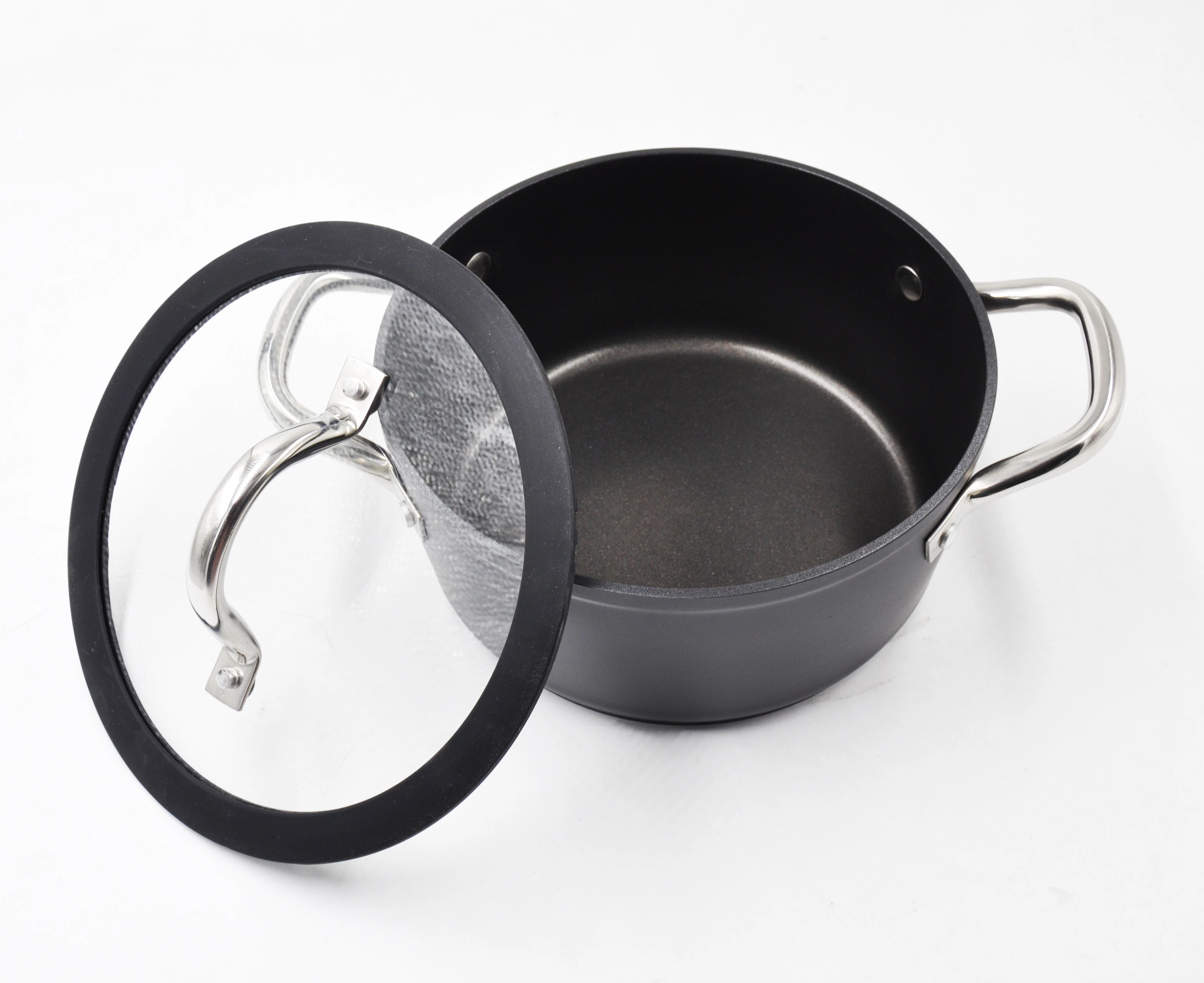 Forged aluminum sauce pot with silicone lid