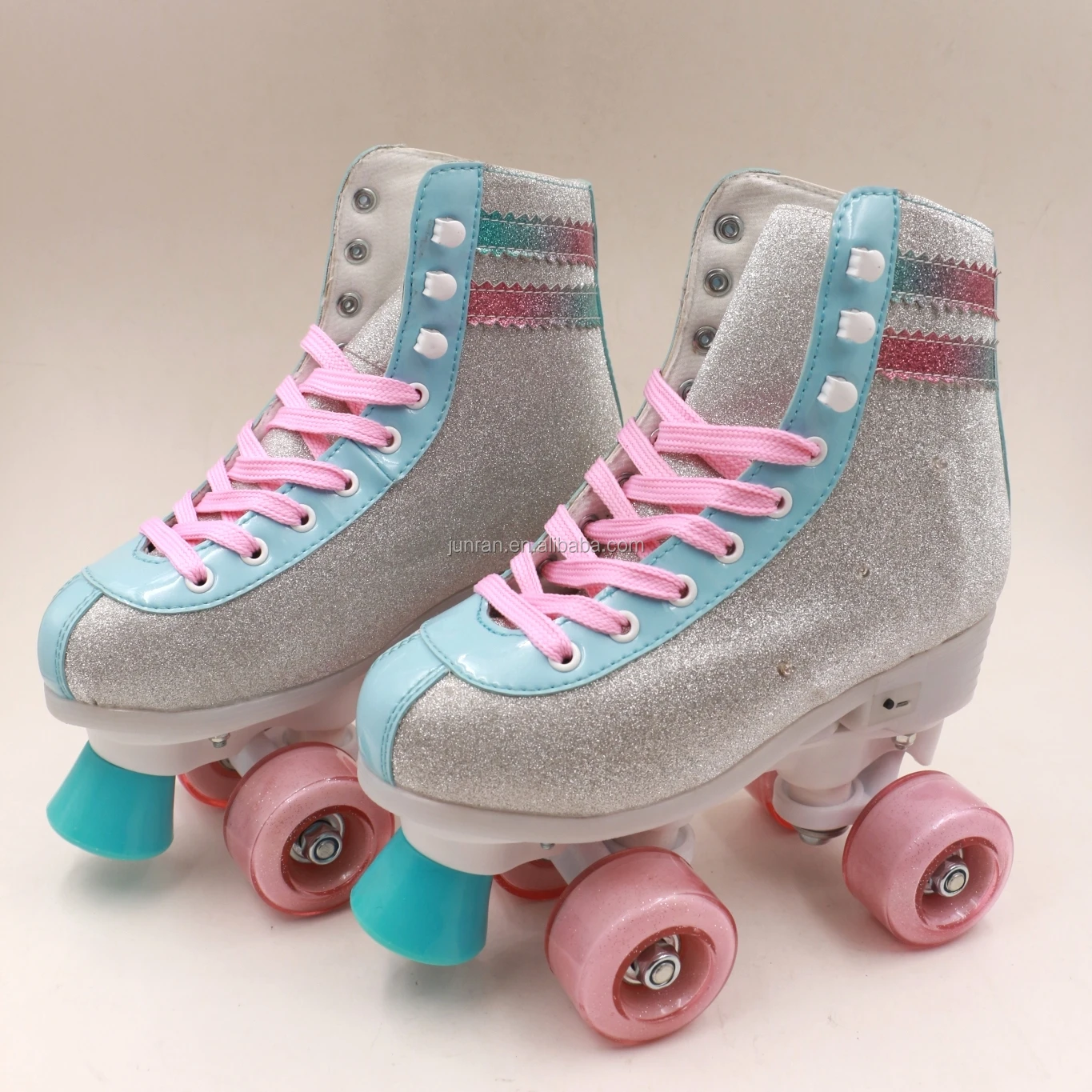 Hot selling kids roller skate 4 wheels with led light in the sole and quad skate shoe surface