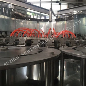 Automatic filling machine for carbonated drinks