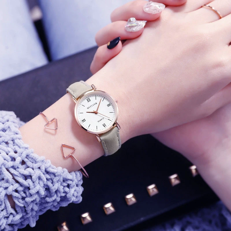 Fashion Roman Numerals Dial Leather Band Quartz Watch Minimalism Ladies Wrist Watch Women