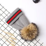H38 Raccoon fur ball beanie hat pom pom knitting women hats wholesale winter ladies cap fold beanie caps