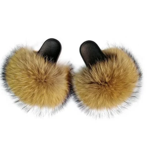 High quality wholesale fluffy outdoor furry raccoon leather slippers, wholesale fur slippers, raccoon fur slippers and wallets