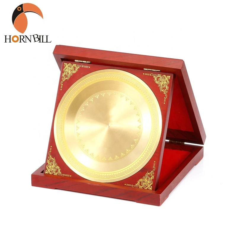 Hornbill custom design promotion gift 24k gold round shape metal plate award plaque with wooden box