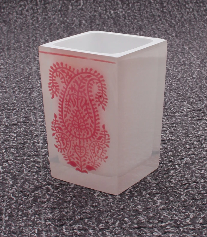 Hot New Products Home And Hotel Fashion Design Polyresin toilet Bathroom Accessories  Tumbler