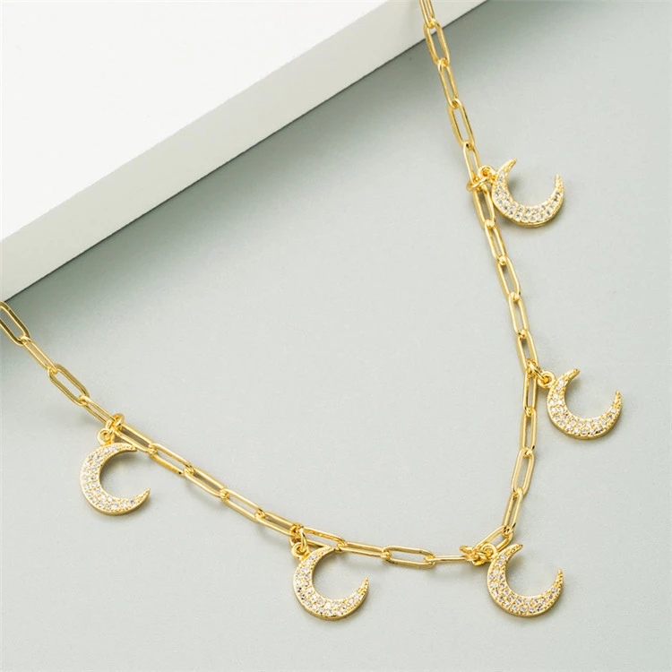 Popular Luxury Moon Pendant Necklace Copper Plated Zircon Necklace Temperament Neck Clavicle Chain