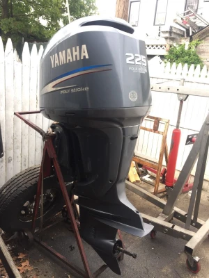 Used Yamaha 225HP 4-Stroke Outboard Motor Engine