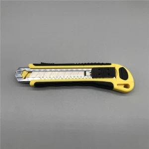 3pcs blades safety lock cutter auto lock knife cutter 18mm