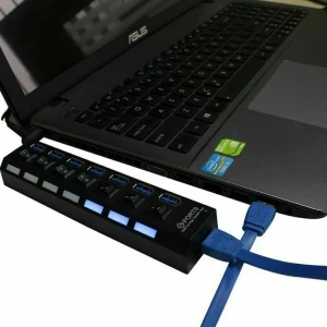 4/7-port USB 3.0 hub with individual power switches and LEDs power adapter