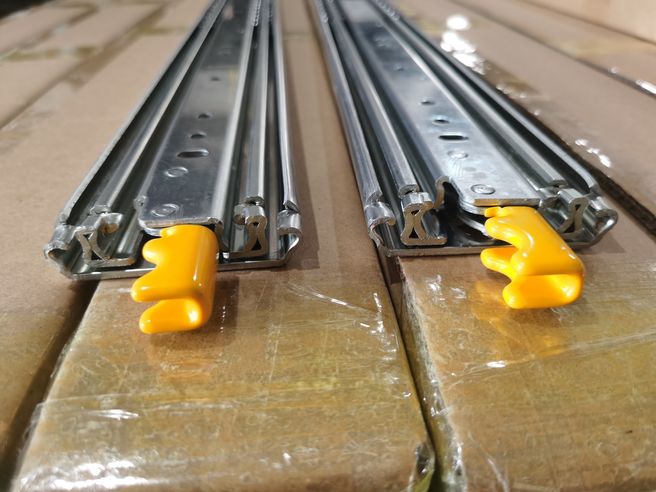 Gefieca 1200mm Length 76mm Width Heavy Duty Ball Bearing Drawer Slide with Lock System for Tooling Box /RV Car Cabinet