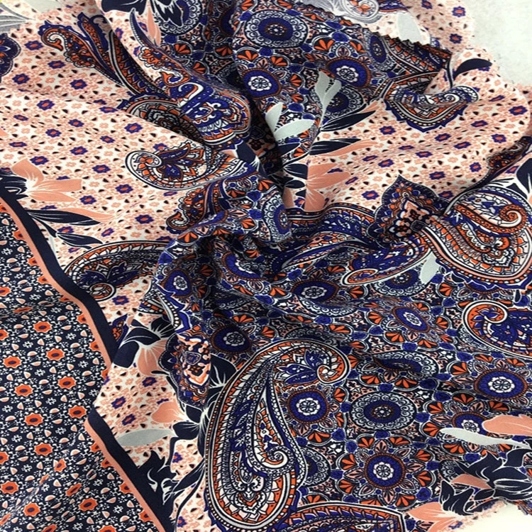Wholesale light weight 30 * 30 / 72 * 68 100% rayon printed fabric