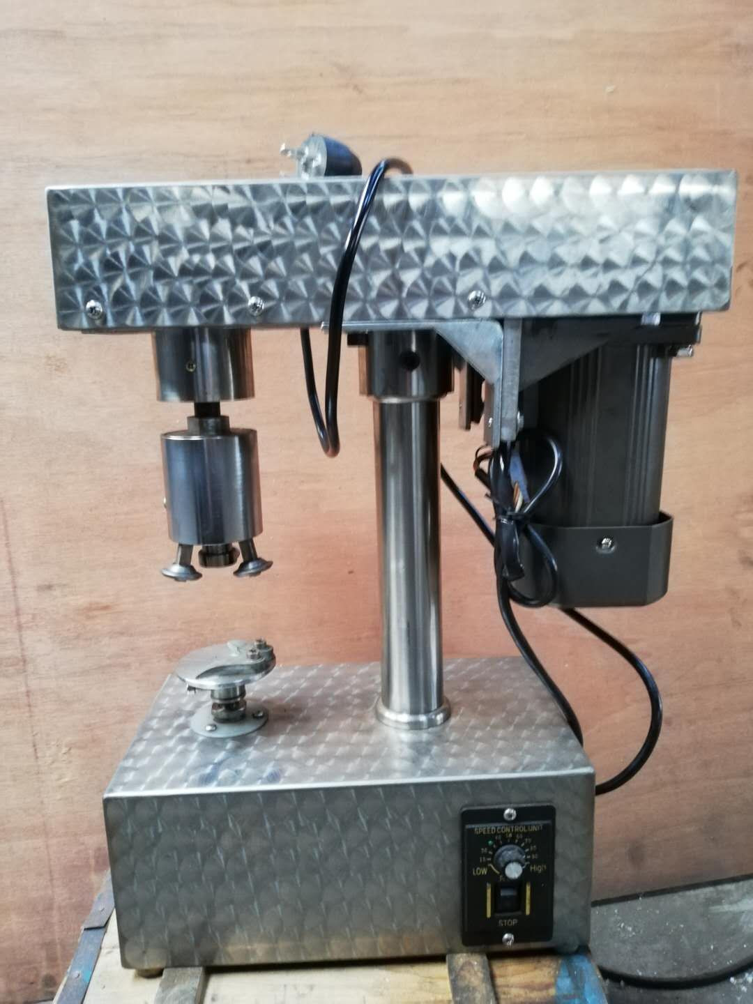 Buy Speed-adjustable Automatic Capping Machine from Hangzhou Zhongzhe ...