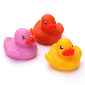 Floating LED light up PVC rubber duck bath toy for baby playing