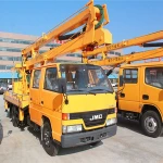 High-altitude aerial operation articulated boom lift platform truck