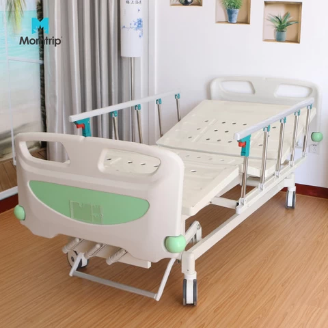 Hot Selling Triple Function Crank Medical Hospital Cama Children Elderly Patient Bed With 4 Section Frame