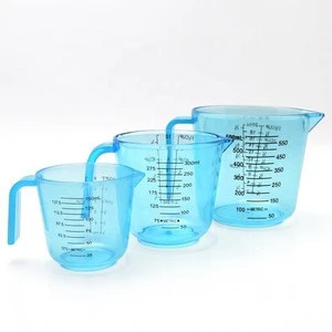 Set of 3 BPA-free Stackable Clear Heat-resistant with Angled Grip and Spout for Flour Oil Powder Plastic Measuring Cup