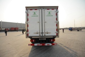 SINOTRUK HOWO 110hp 4x2 seafood refrigerated truck for sale