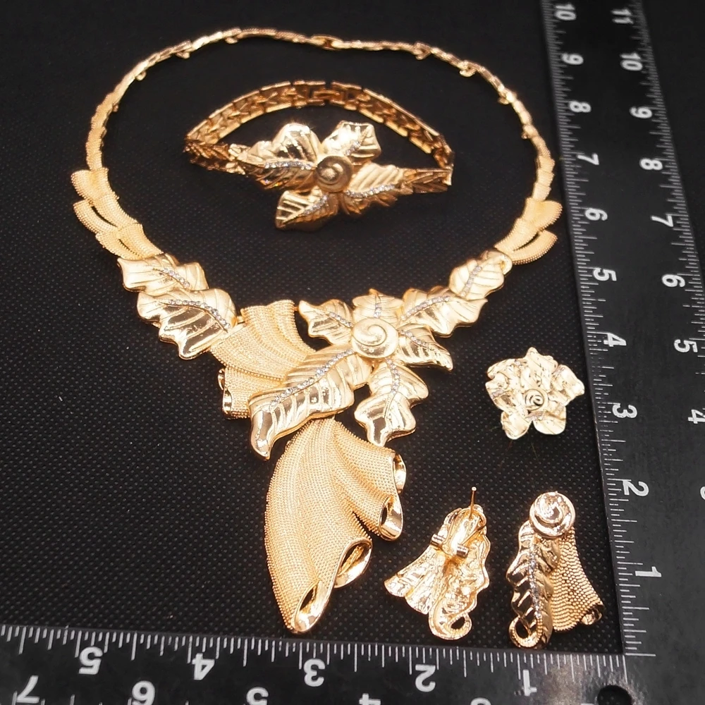 Yulaili Hot Selling Classic Bridal Wedding Jewelry Set Big Flower Shape Jewelry Suits Luxury Dubai Gold Jewelry Sets Wholesale