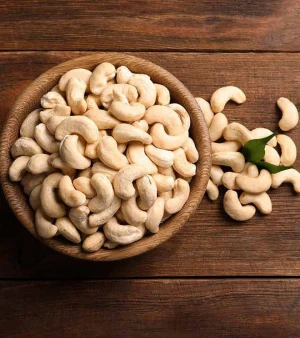 Dehydrated cashew nuts